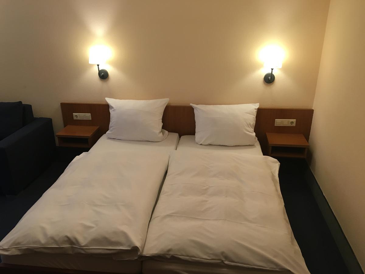 Zip Hotel Lingenfeld Bagian luar foto