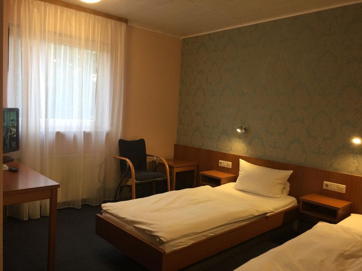 Zip Hotel Lingenfeld Bagian luar foto